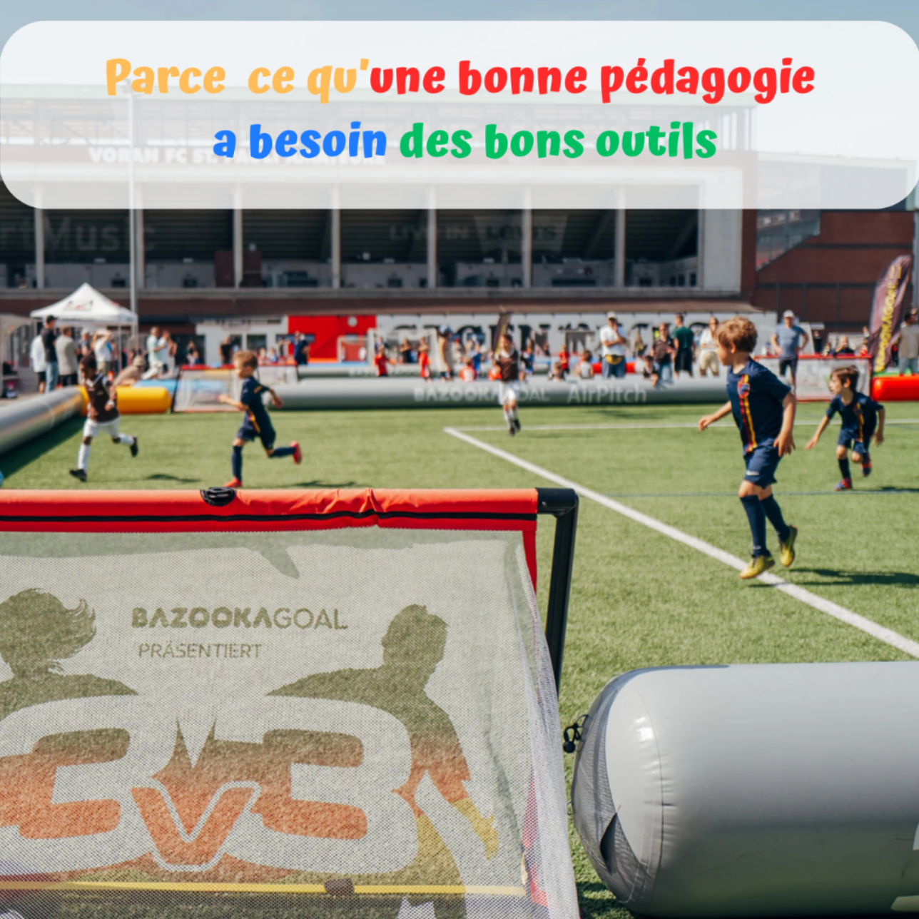 éance de football réduit 3 contre 3 sur 4 buts avec matériel BazookaGoal et structure gonflable AirPitch sur terrain de FUNiño.